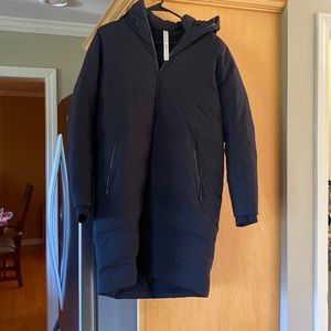 Lululemon Womens squall down parka black size 6